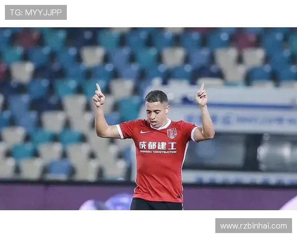 罗慕洛与新帅默契领军助队前行